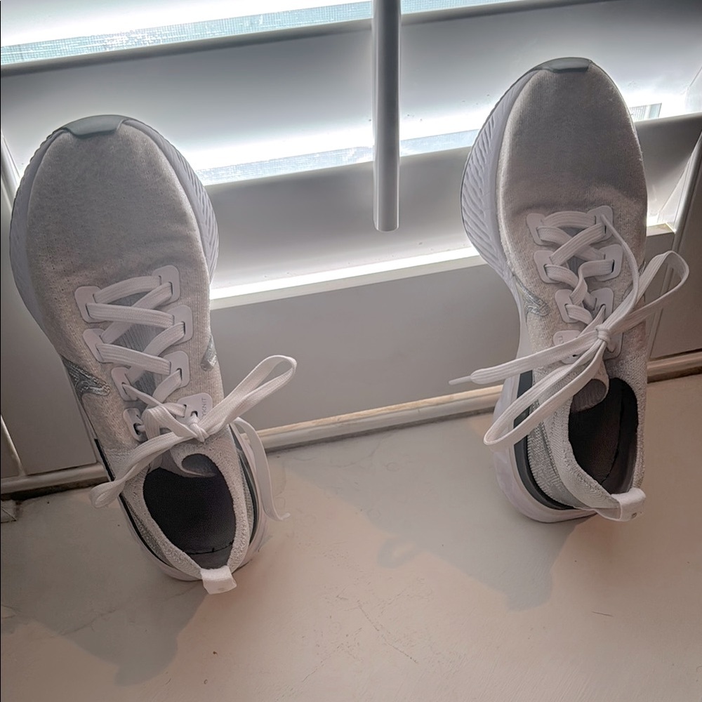NIKE shoes
